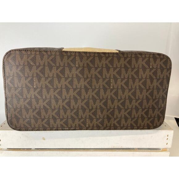 MICHAEL KORS, XL SIGNATURE GOLD ANIMAL SHOULDER TOTE BAG - Picture 11 of 16